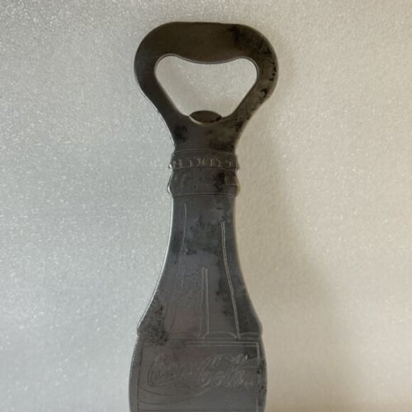 VINTAGE COCA-COLA Bottle Shaped Bottle Opener Flat Great for the Coke Bar - Picture 10 of 11